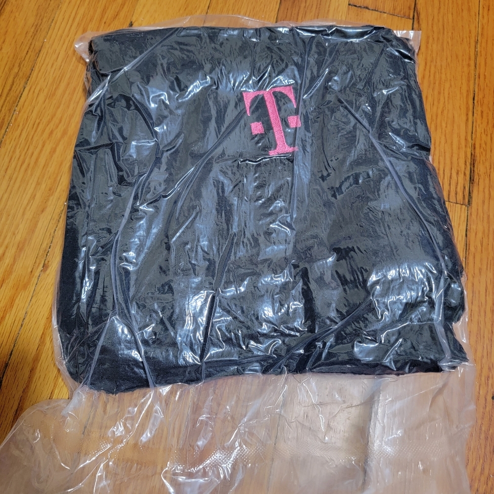 T-Mobile Black Blanket Throw, sealed 41"×53"